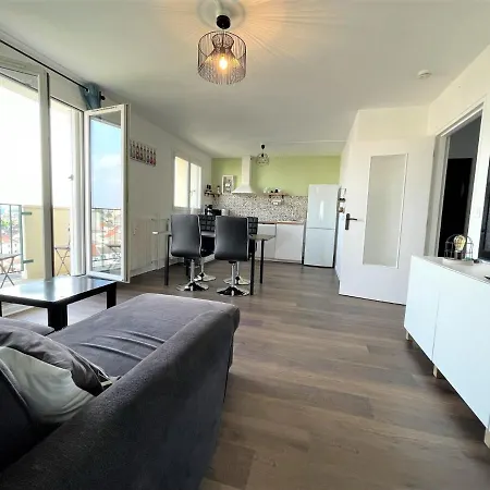 Brossolette T2 Spacieux Et Lumineux Balcon Vue Dégagée * Reims